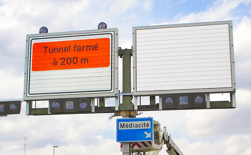 Panneau dynamique pour le tunnel