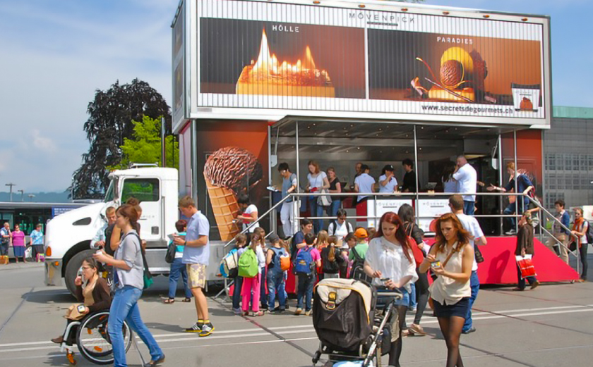 Panneau d'affichage trivision mobile